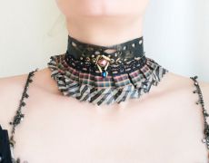 Colier Choker din piele cu textil in carouri/ecosez/tartan si margele, choker unicat handmade, colier modern, colier reglabil, choker din piele neagra