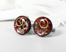 Butoni din lemn natural, Butoni steampunk, piese de ceas si rasina, butoni ocazie unicati nunta