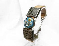 Bratara steampunk din piele naturala cu initiala si charm, Accesorii steampunk unisex, bratara din rasina piese de ceas