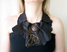 Colier/Guler negru din piele cu lant si nasture mare metalic, colier asimetric din piele naturala, guler/accesoriu de dama