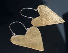 Cercei inimi din alamă texturata, cu tortita de argint 925, cercei mari, cercei rotunzi, hoop earrings