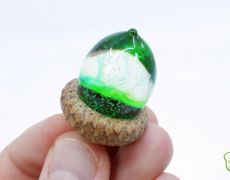 Pandantiv colorat din rasina, aurora boreala, colier inspirat din natura, Colier ghinda